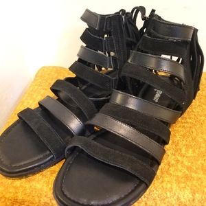 Minnetonka Pisa Gladiator Sandals NWOT